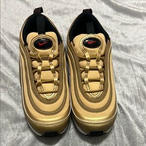 Nike Gold Sneakers Air Max